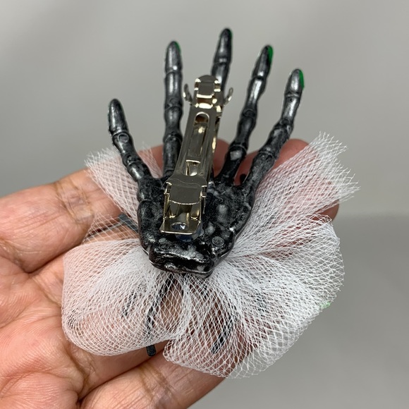 3.5” hair clip creepy hair accessory skeleton hand Day of the Dead new - Picture 8 of 16